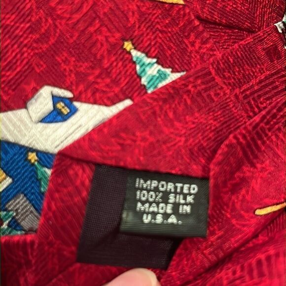 CLAYBROOKE Christmas tie imported 100% silk made in the USA red blue green - Picture 5 of 5